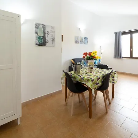 Casa Al Vicolo 99 *