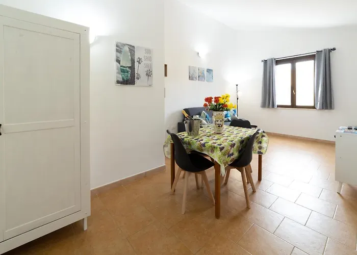 Casa Al Vicolo 99 *